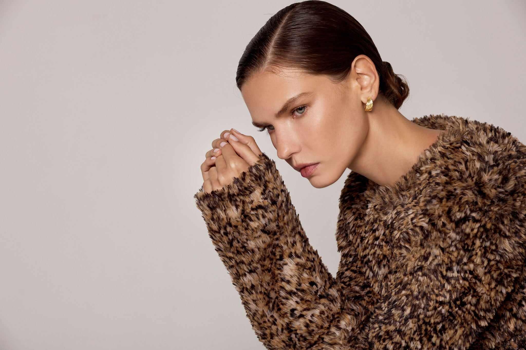 Leaf textured hoop earrings