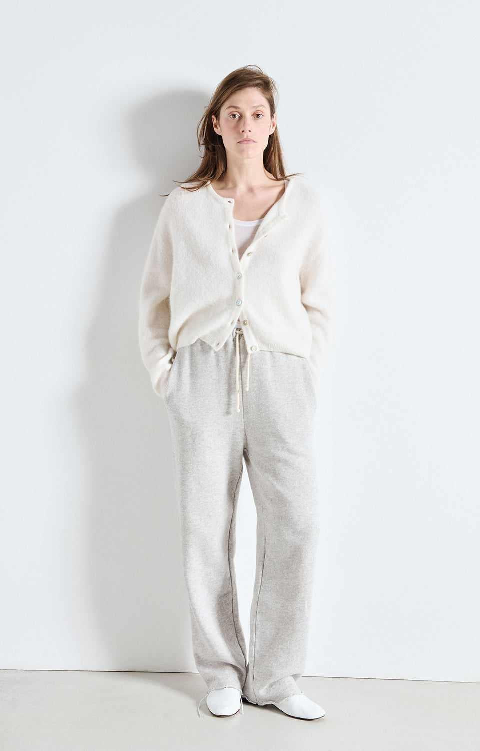 Styled look featuring American Vintage cropped cardigan G-VITO19E in white, available at MEZI Australia.