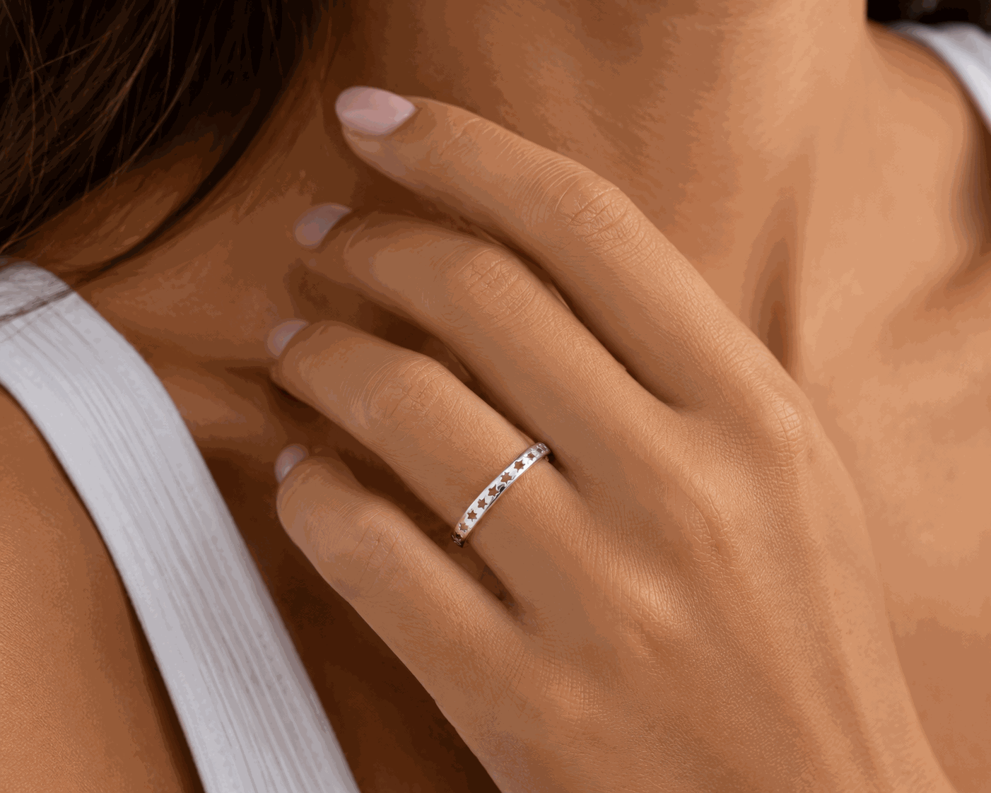 Bliss hollow star ring