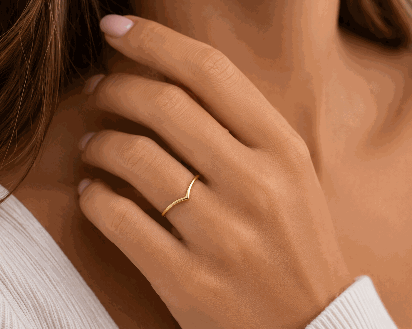 Chevron thin gold ring