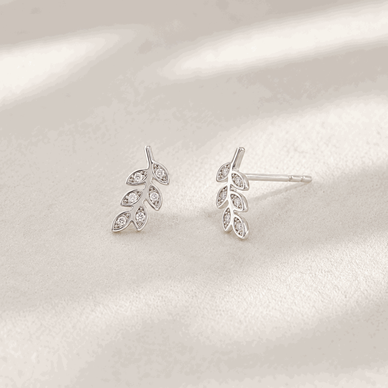 Tia leaf crystal studs
