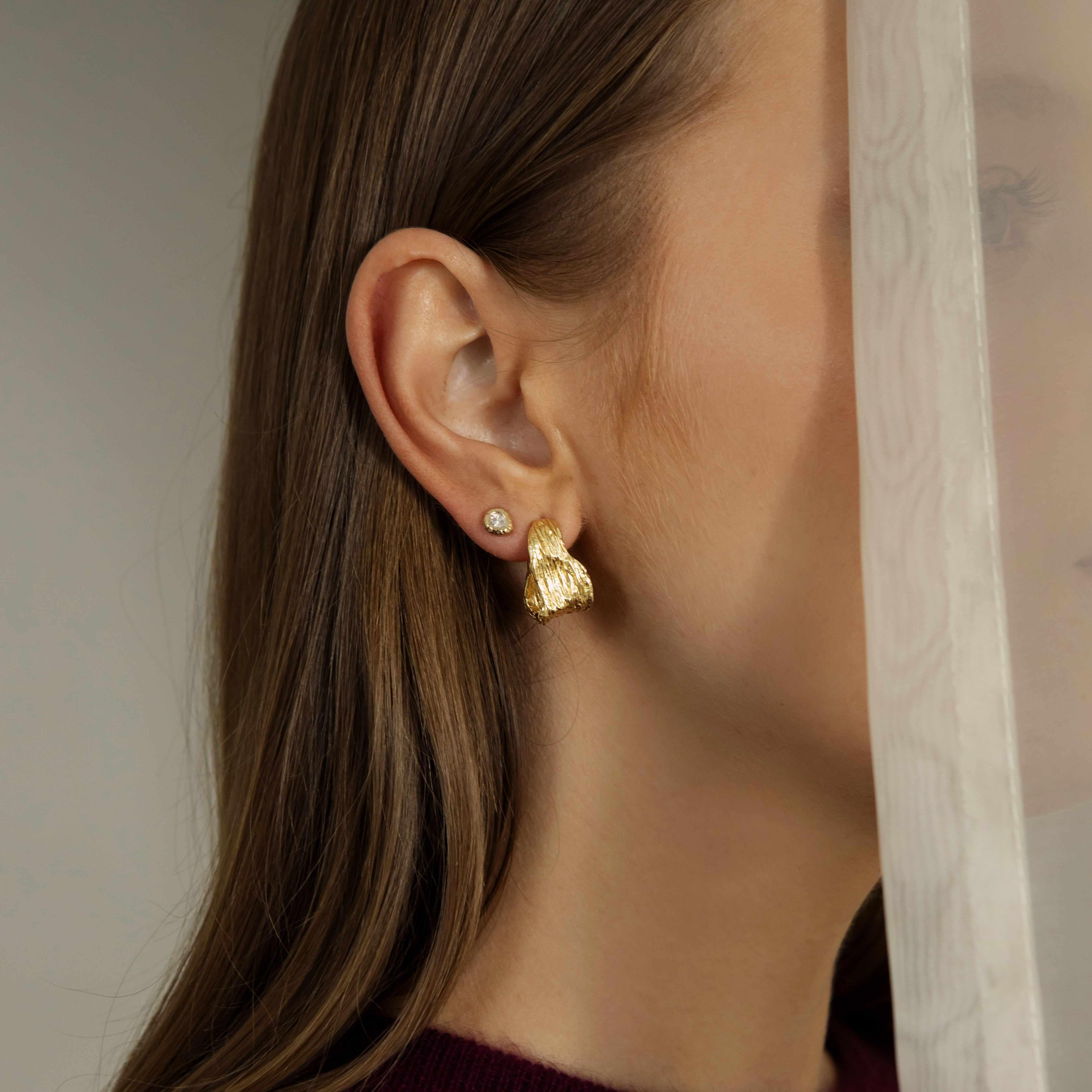 Gold Mira Textured Hoop Earrings - Jewellery | Mezi | MEZI