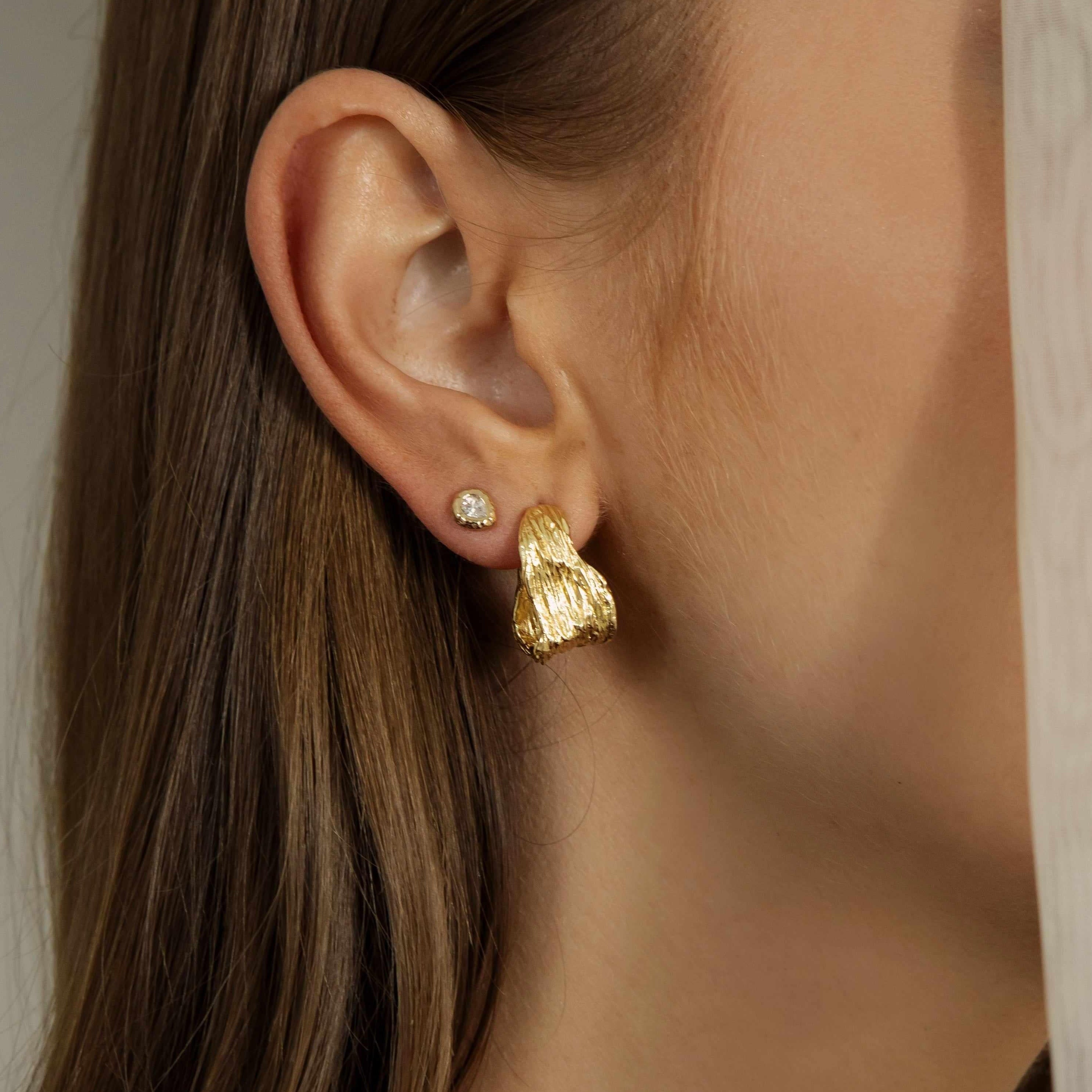 Gold Mira Textured Hoop Earrings - Jewellery | Mezi | MEZI