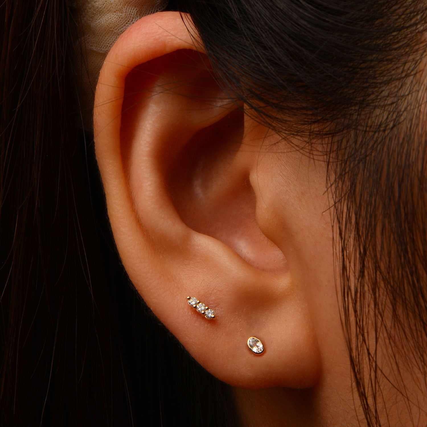 Valencia Moissanite Bar Labret Earring – 14K Gold Flat Back | MEZI | MEZI