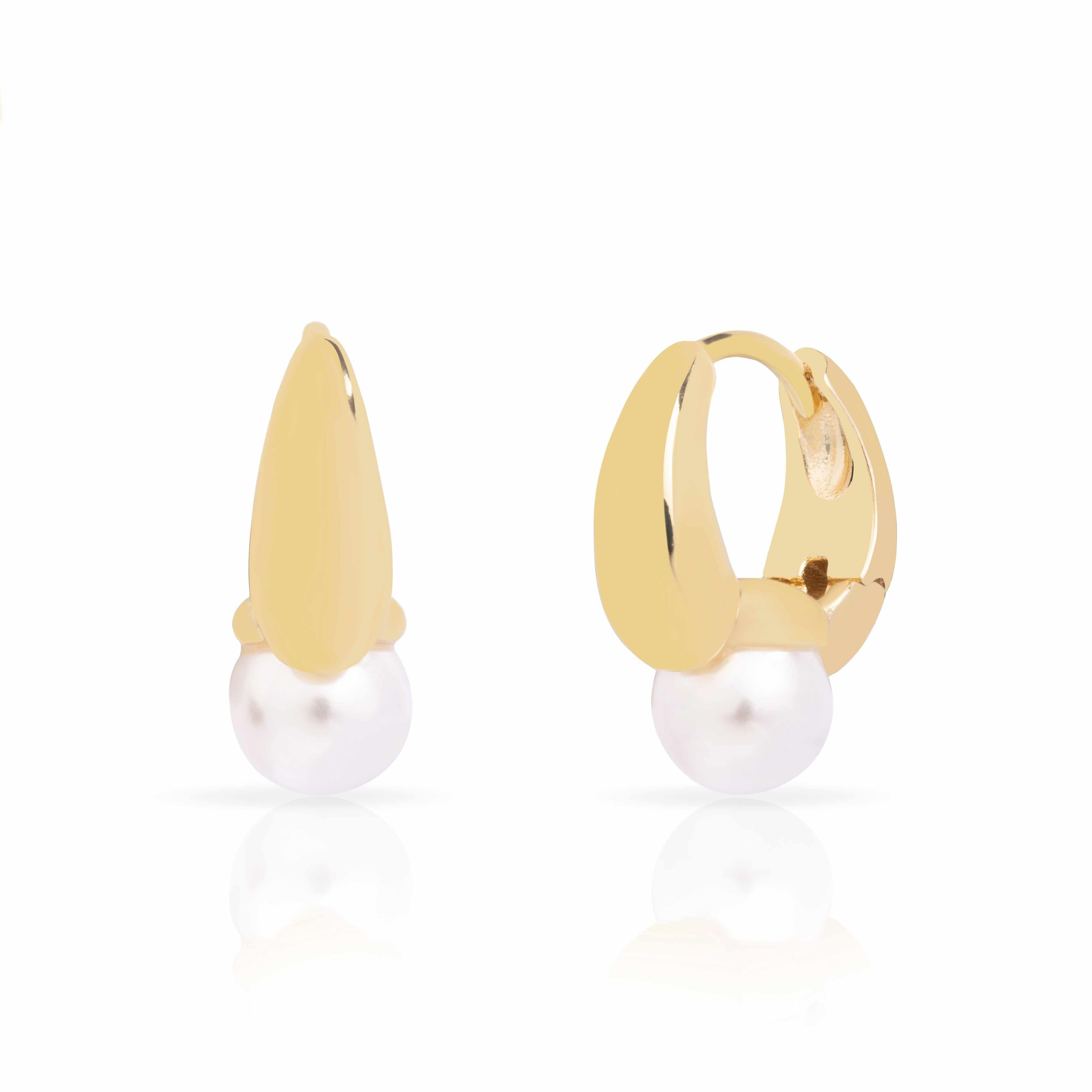 Chana pearl huggies