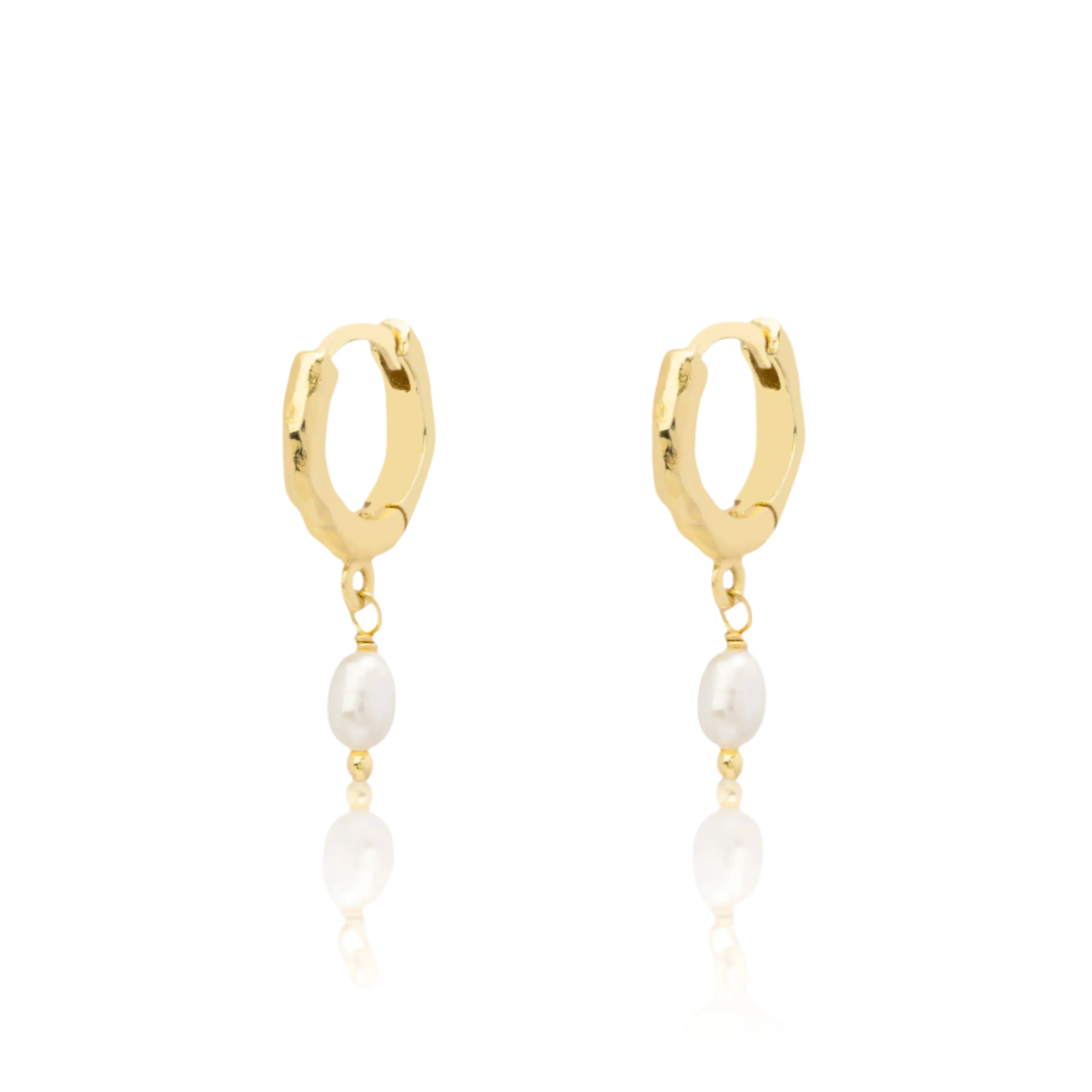 Kleio pearl hoop earrings | MEZI