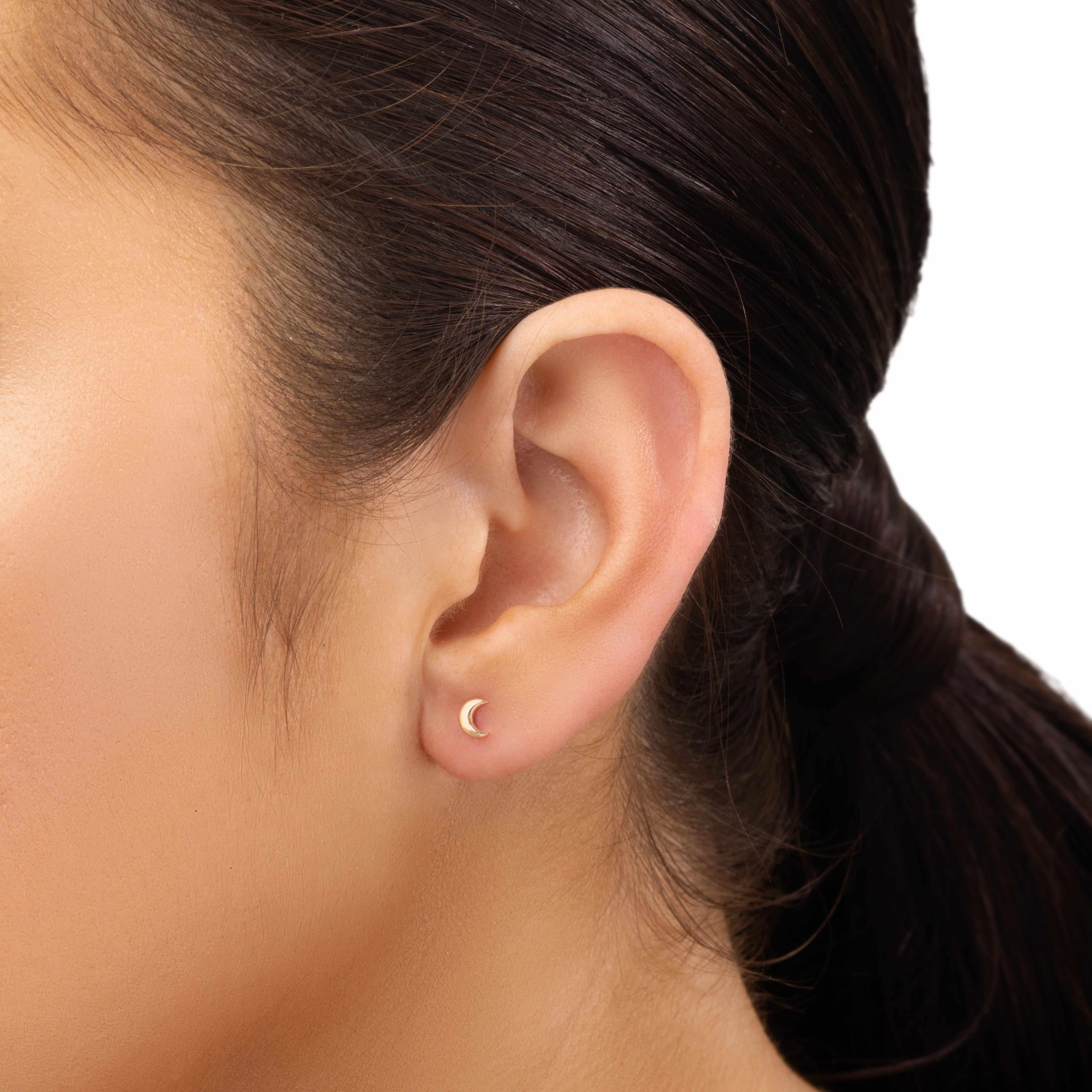 Nara Moon Labret Stud Earring – 14K Gold Flat Back | Piercing by MEZI | MEZI