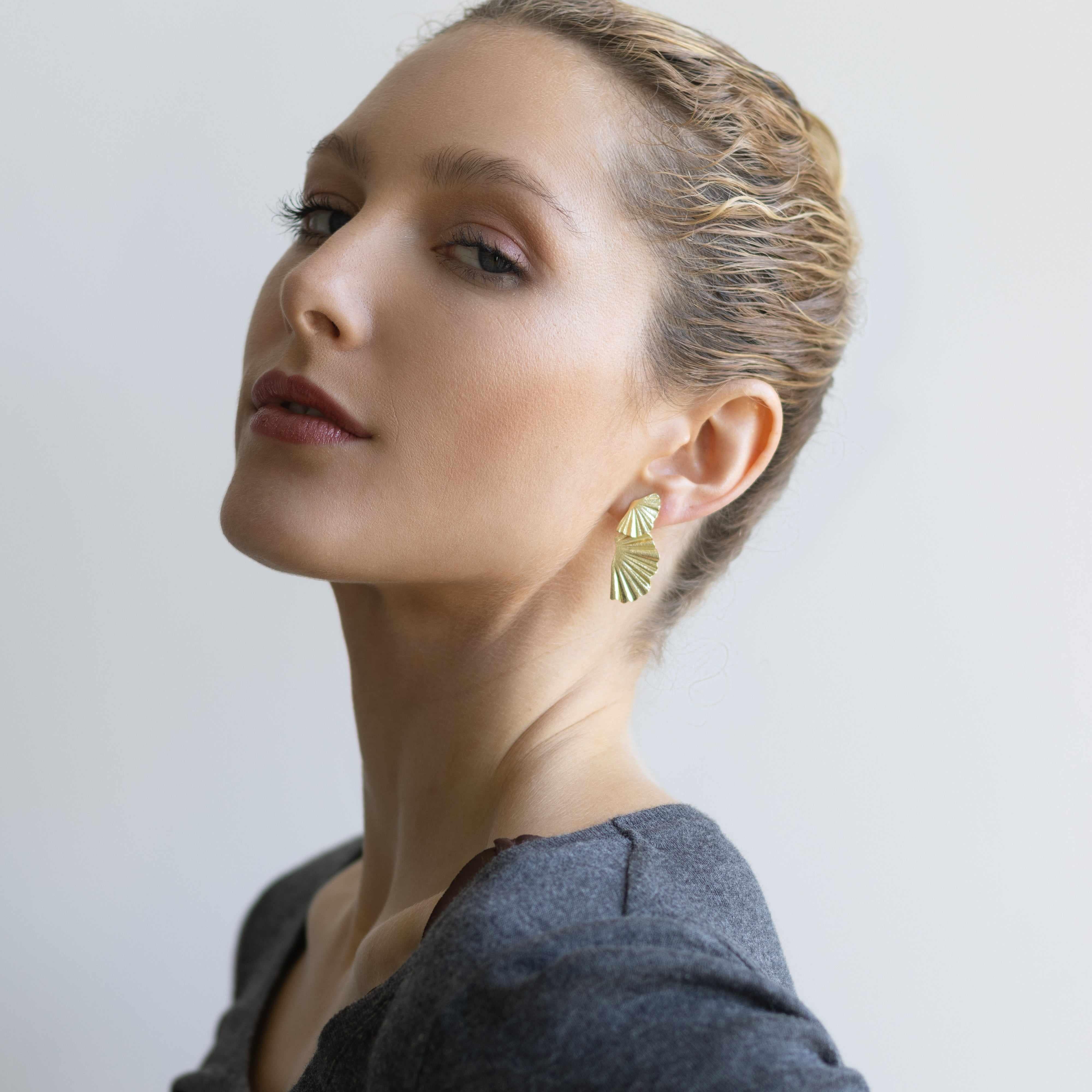 Aylin Shell Earrings | MEZI