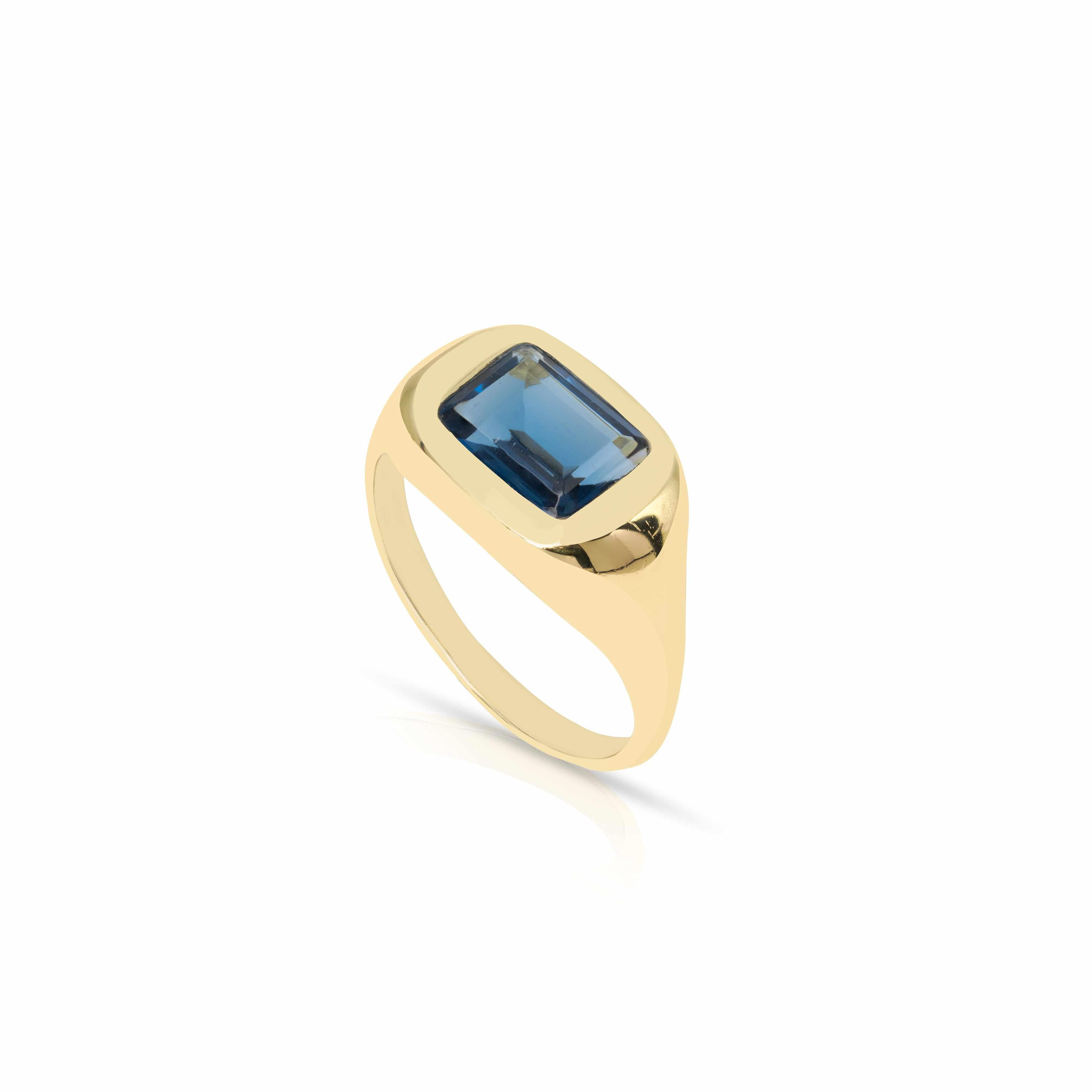 Cabar baguette Iolite ring | MEZI