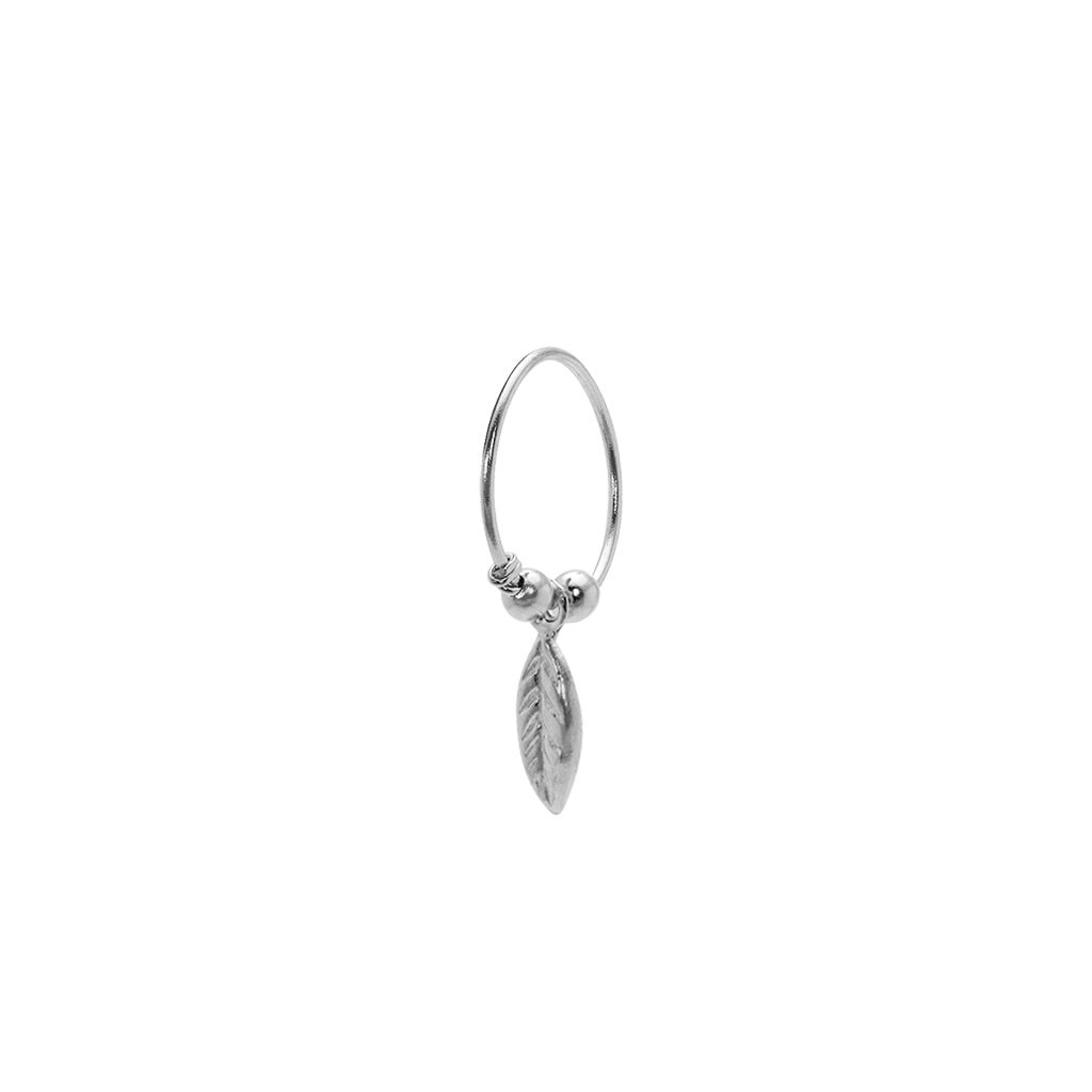 Cyrus leaf charm sleeper earring | MEZI