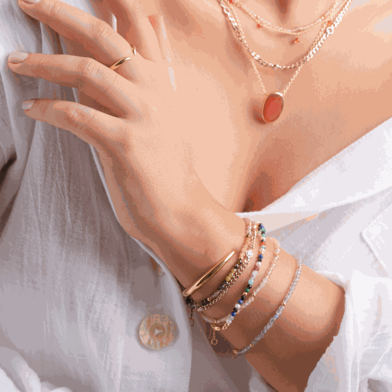 Choosing Between Anklet Jewellery and Bracelets for Coastal Outfits