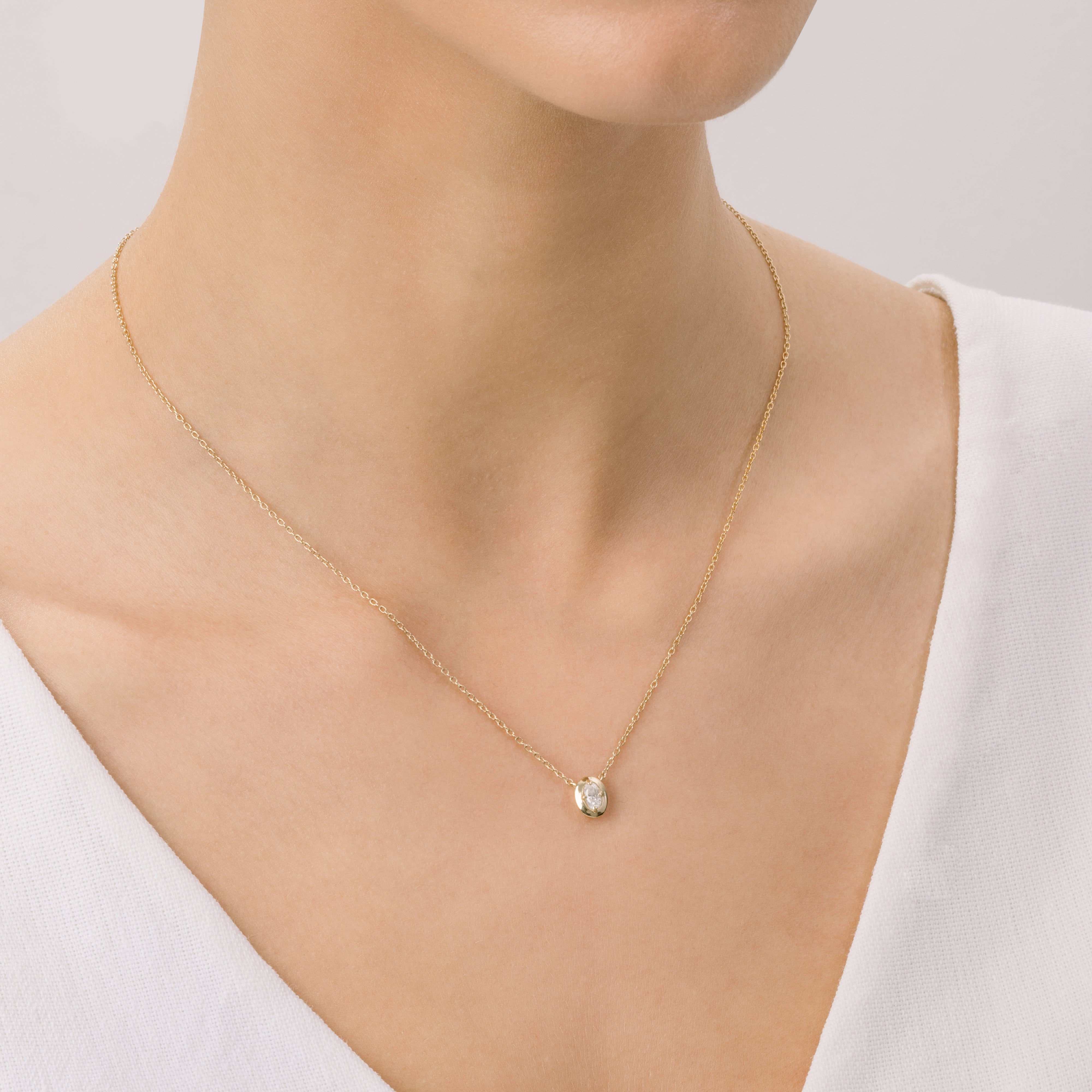 Zari Moissanite pendant