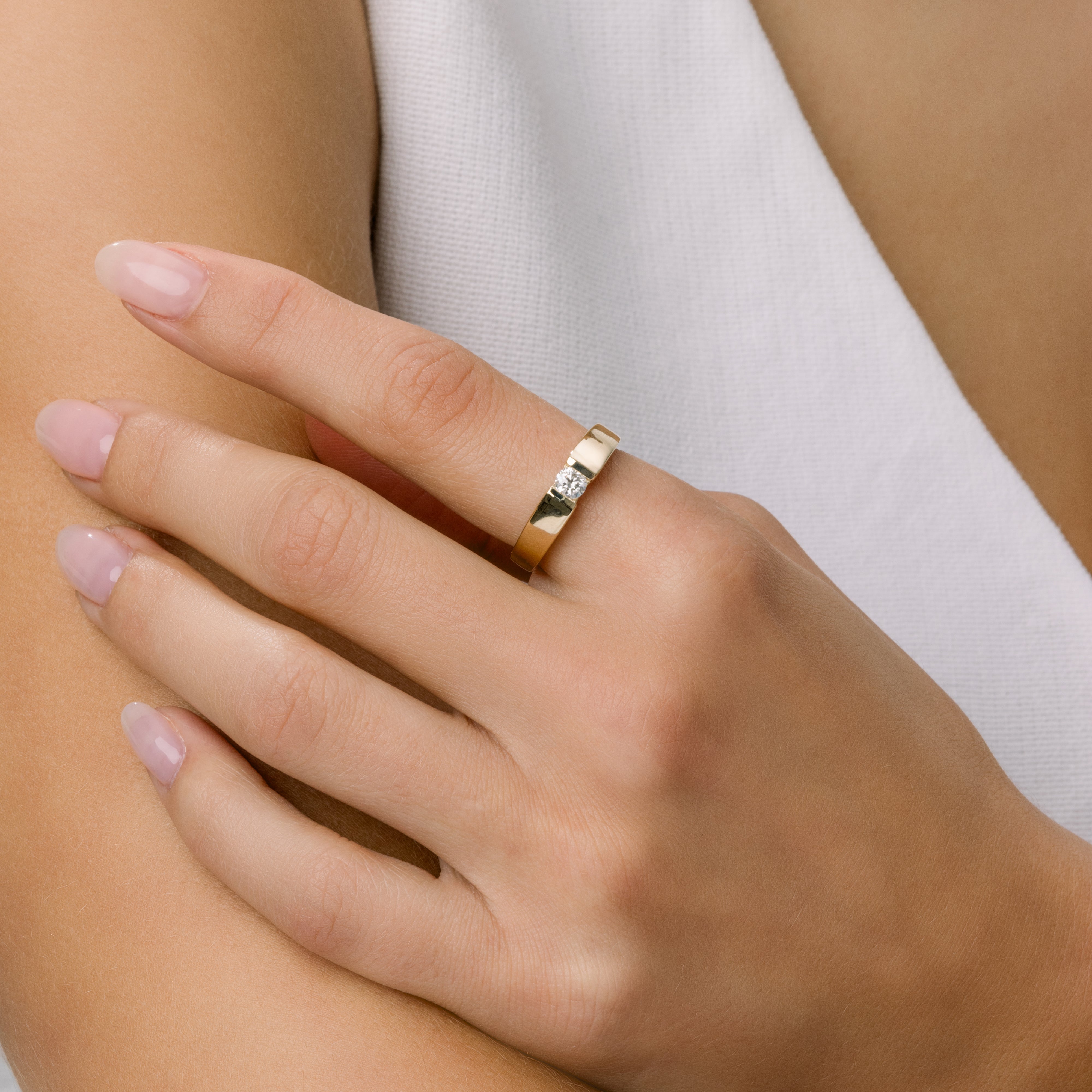 Etoile Moissanite ring