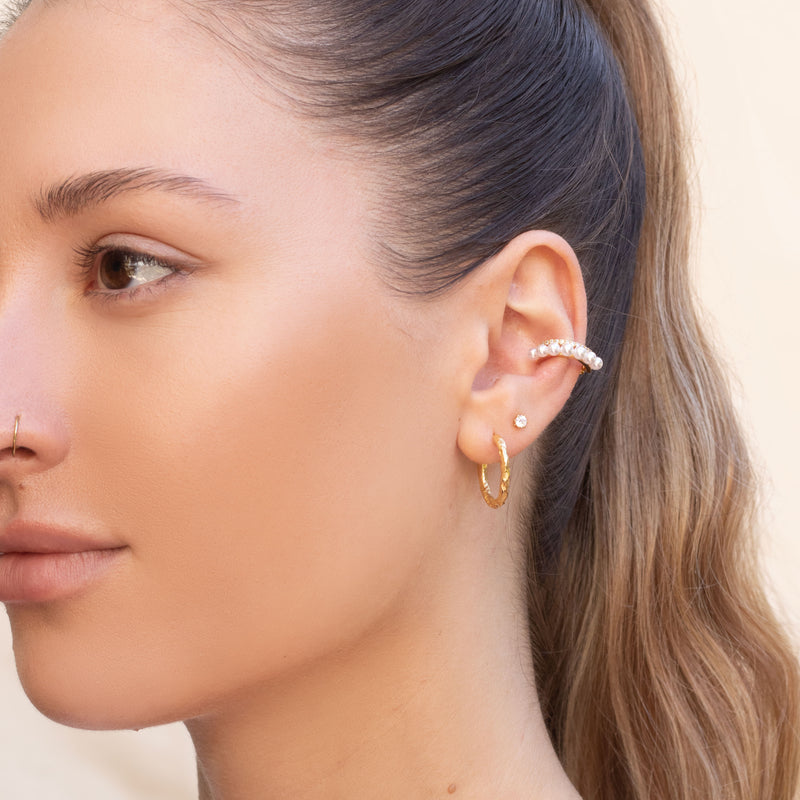 Anja pearl ear cuff