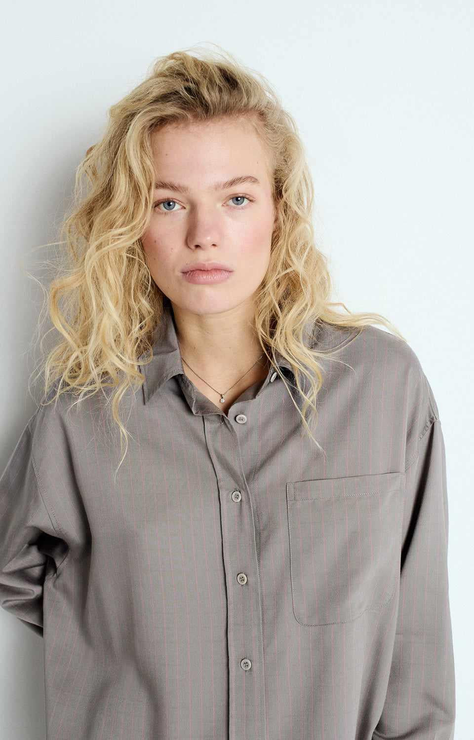 Front view of American Vintage G-OKY06B oversized long-sleeve shirt in Mouse Striped Pink Candy, lightweight drape, available at MEZI Australia.