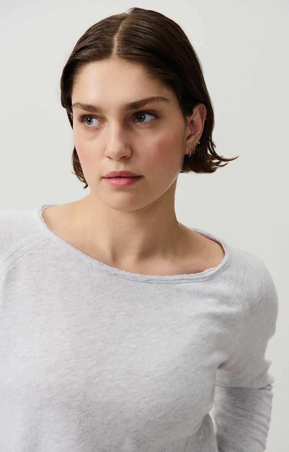 Close-up of cotton texture and raw edge boat neckline on American Vintage Sonoma L/S tee, sold at MEZI Australia.