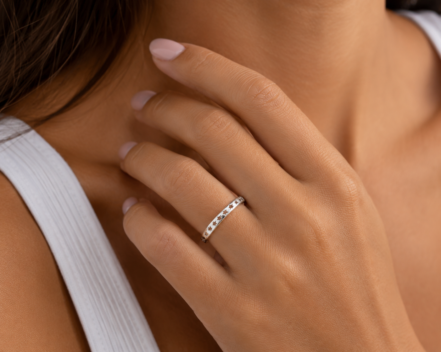 Bliss hollow star ring