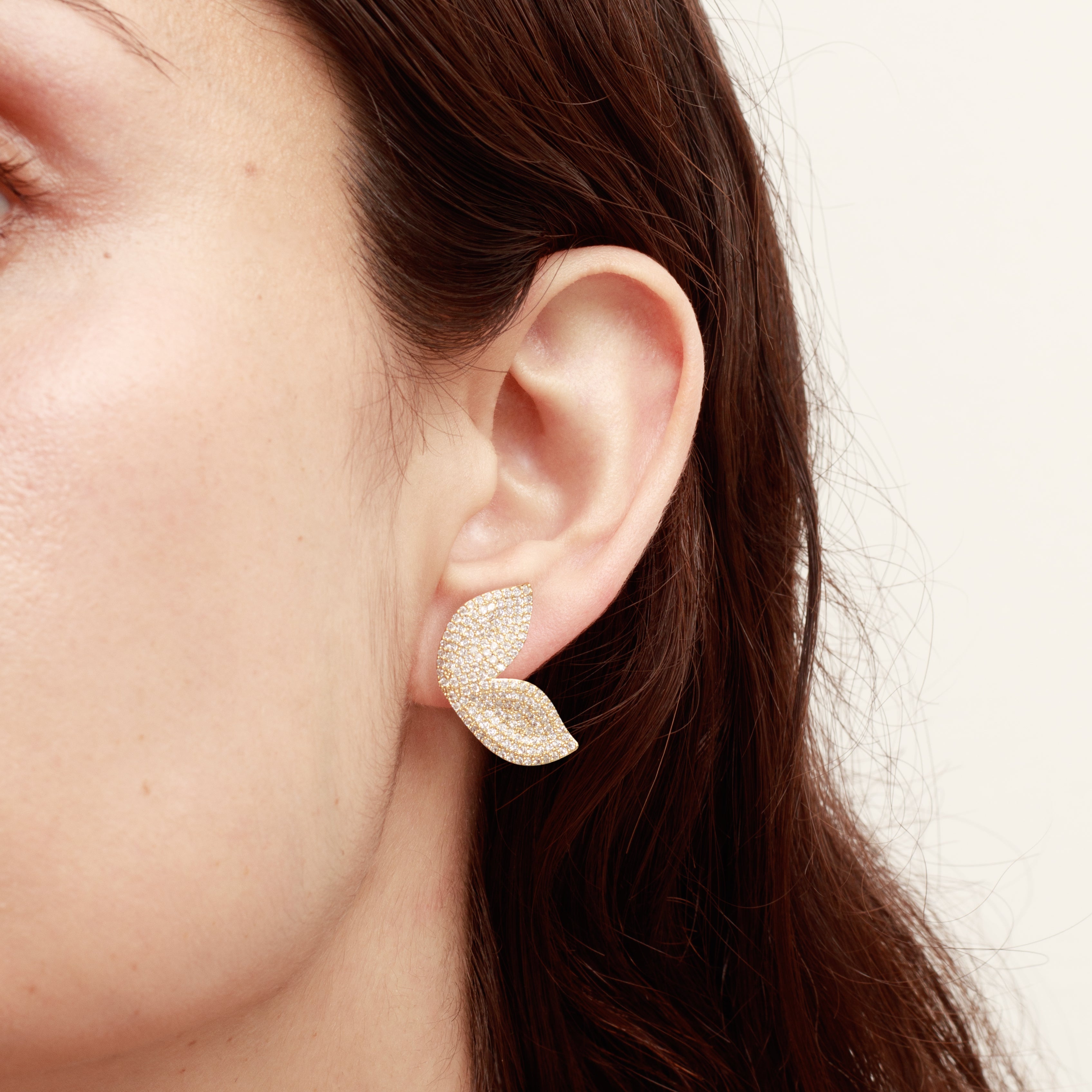 Bowie leaf crystal stud earrings | MEZI