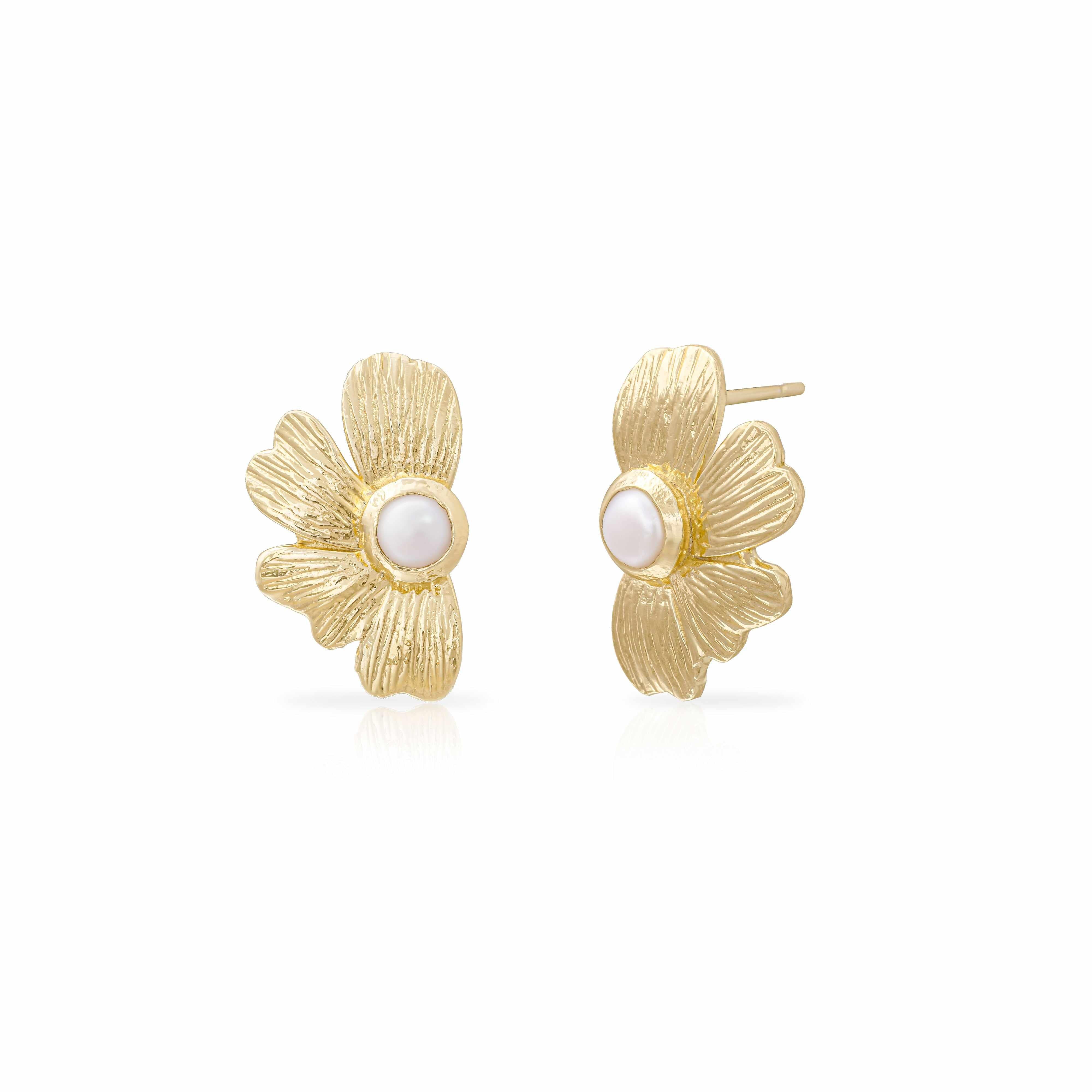 Petal pearl stud earrings
