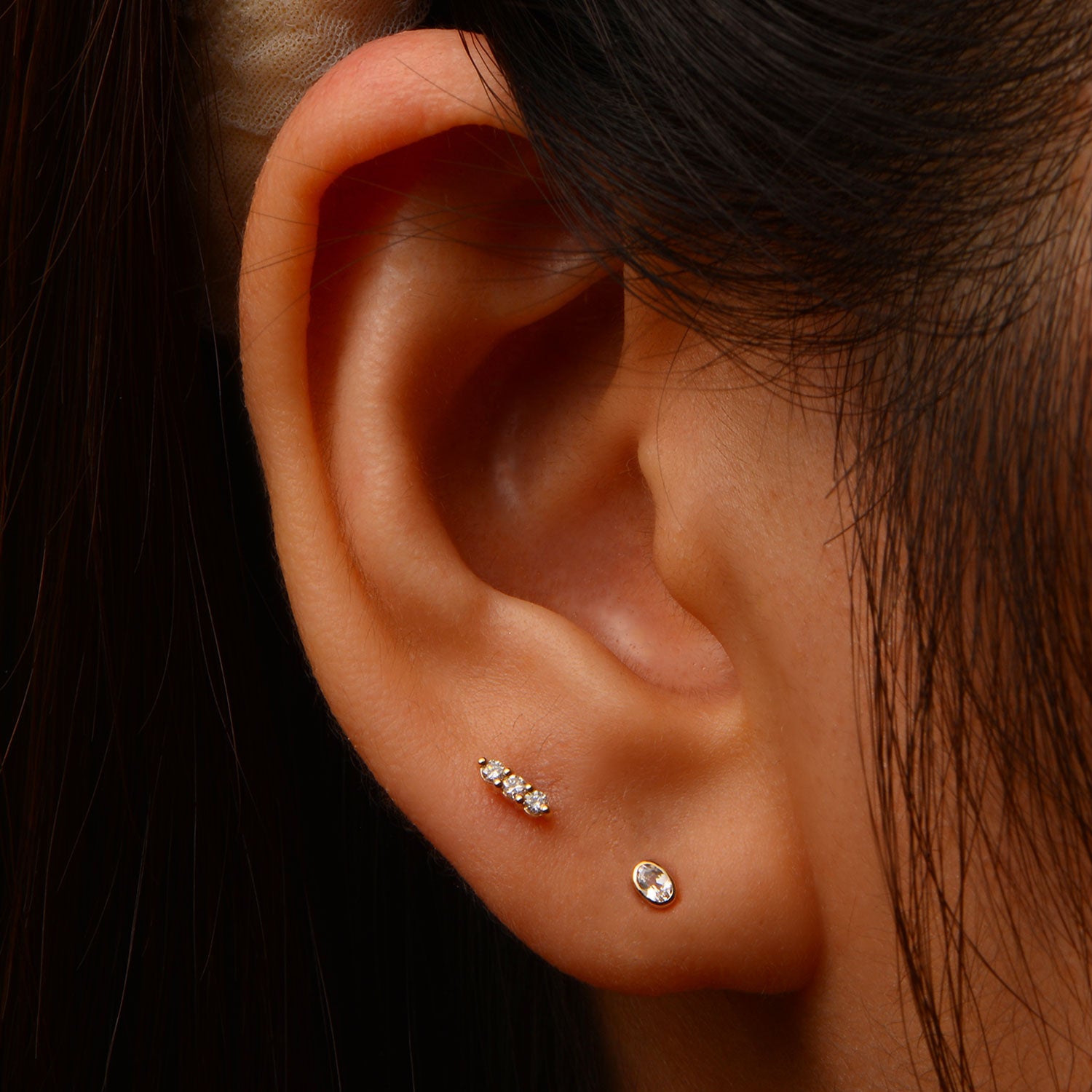 Budapest oval crystal 14k gold labret earring | MEZI