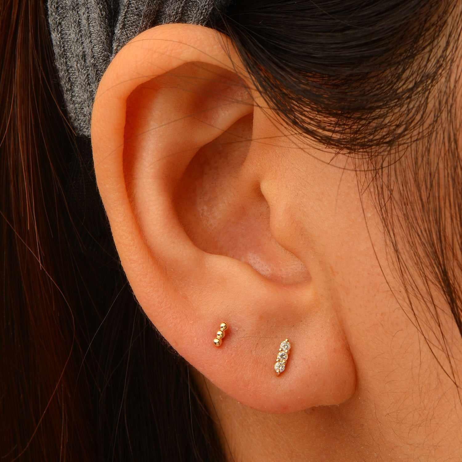 Prague Bubble Bar Labret Earring – 14K Gold Flat Back MEZI