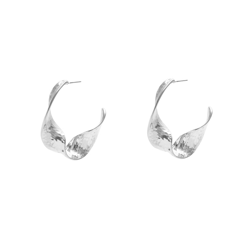 Alula twist hoop earrings