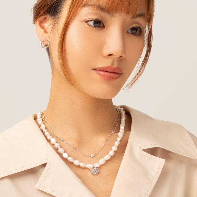 Oblong freshwater pearl crystal necklace