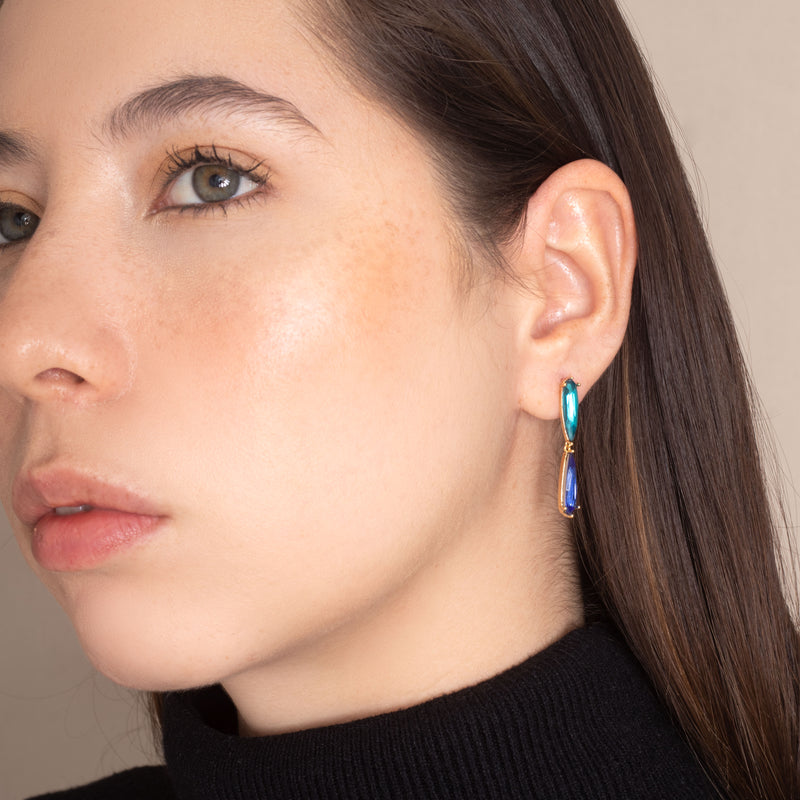 Vesa drop crystal earrings