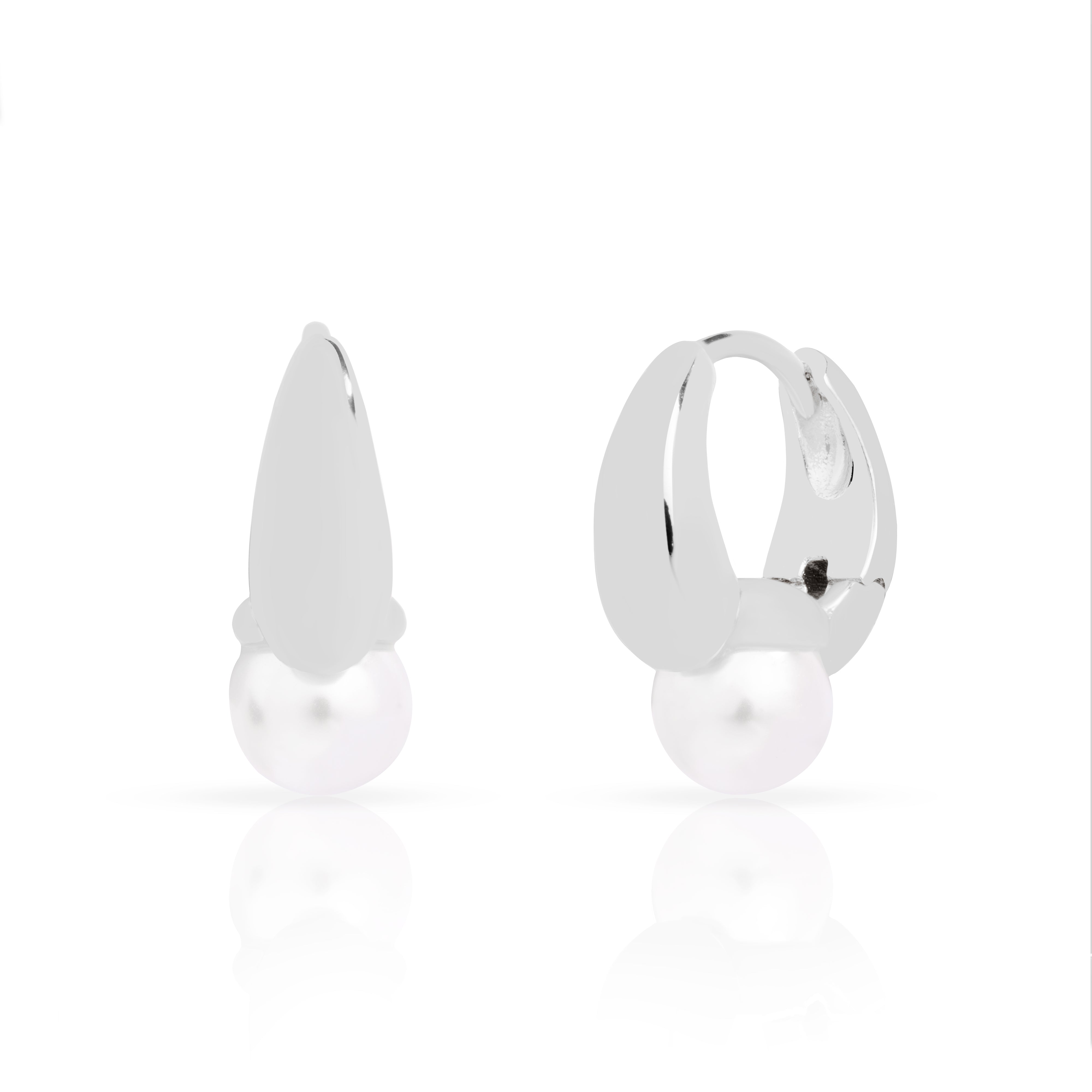 Chana pearl huggies