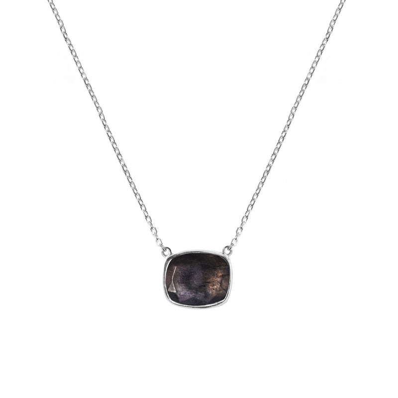 Valent semi-precious stone pendant