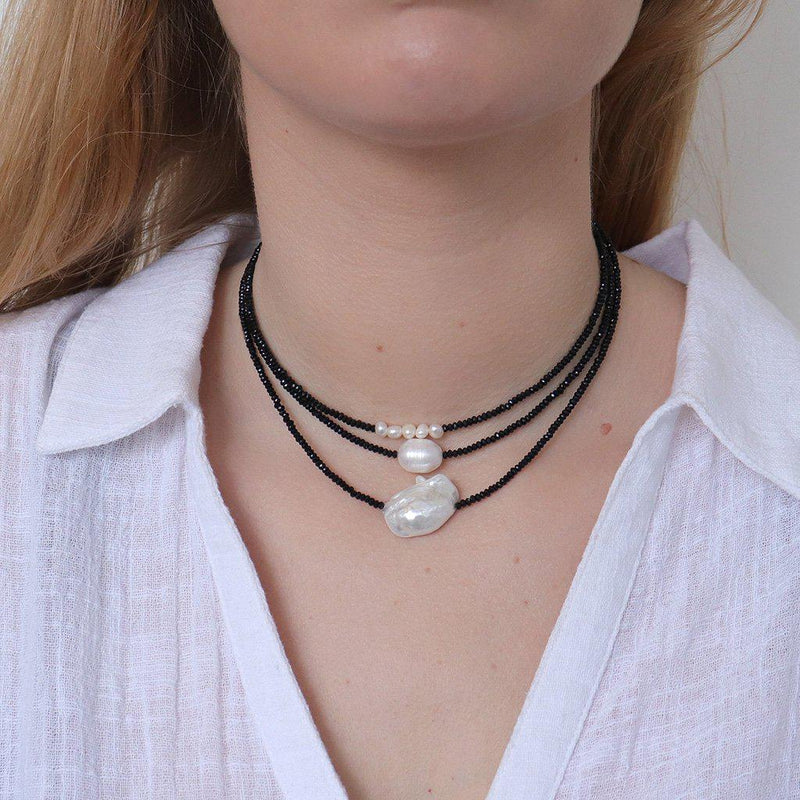 Darby natural pearl black necklace