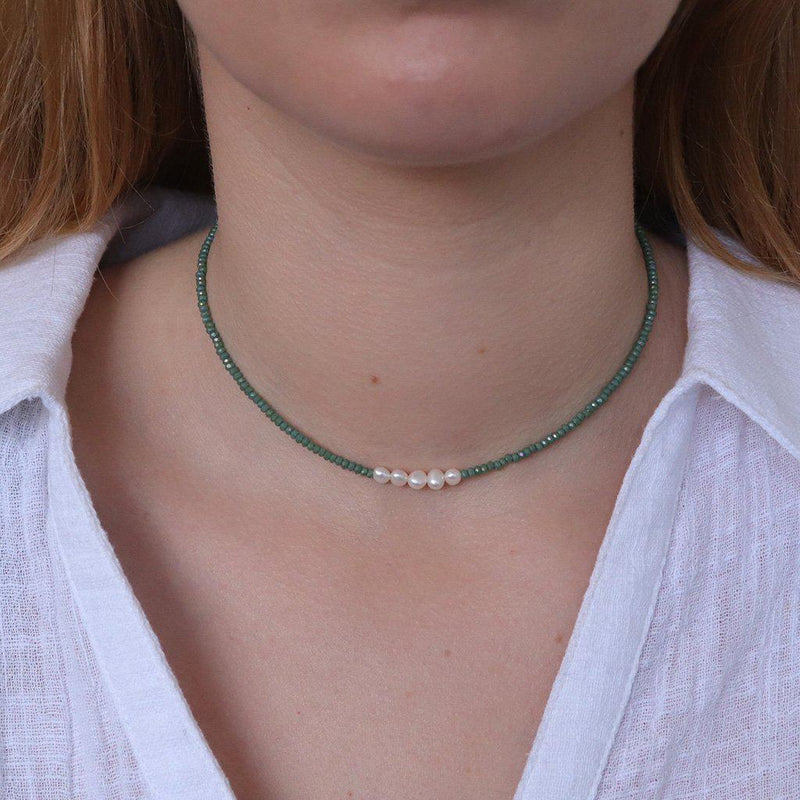 Darby natural pearl green necklace