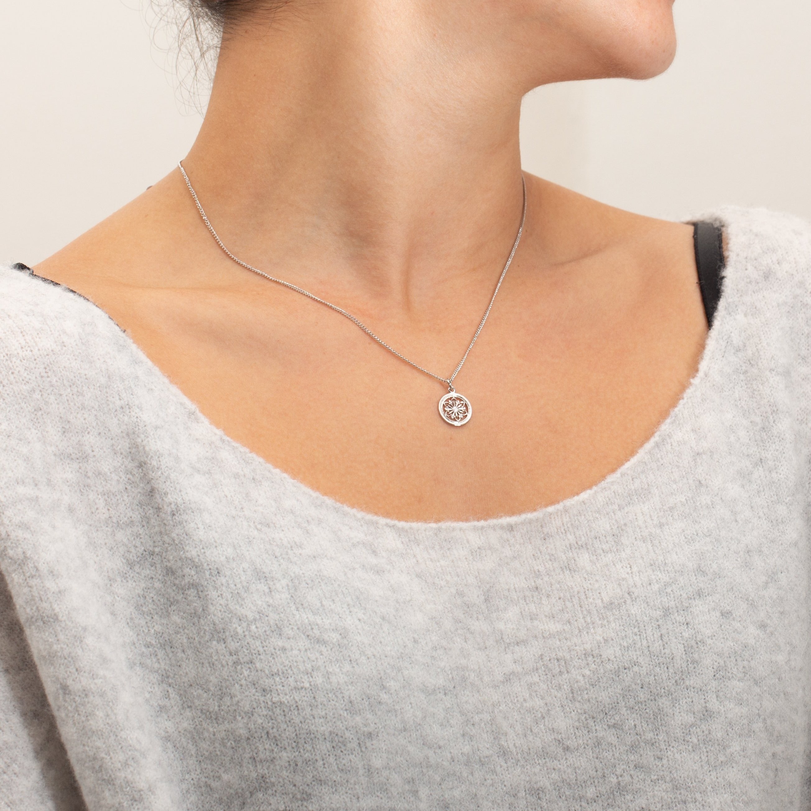 Filigree flower disc necklace | MEZI