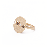 Amata semi-precious round disc ring