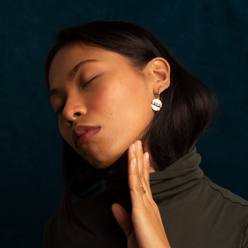 Amata semi-precious round disc earrings