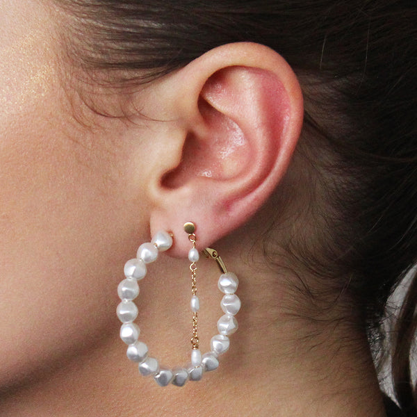 Gabby pearls hoop gold earrings