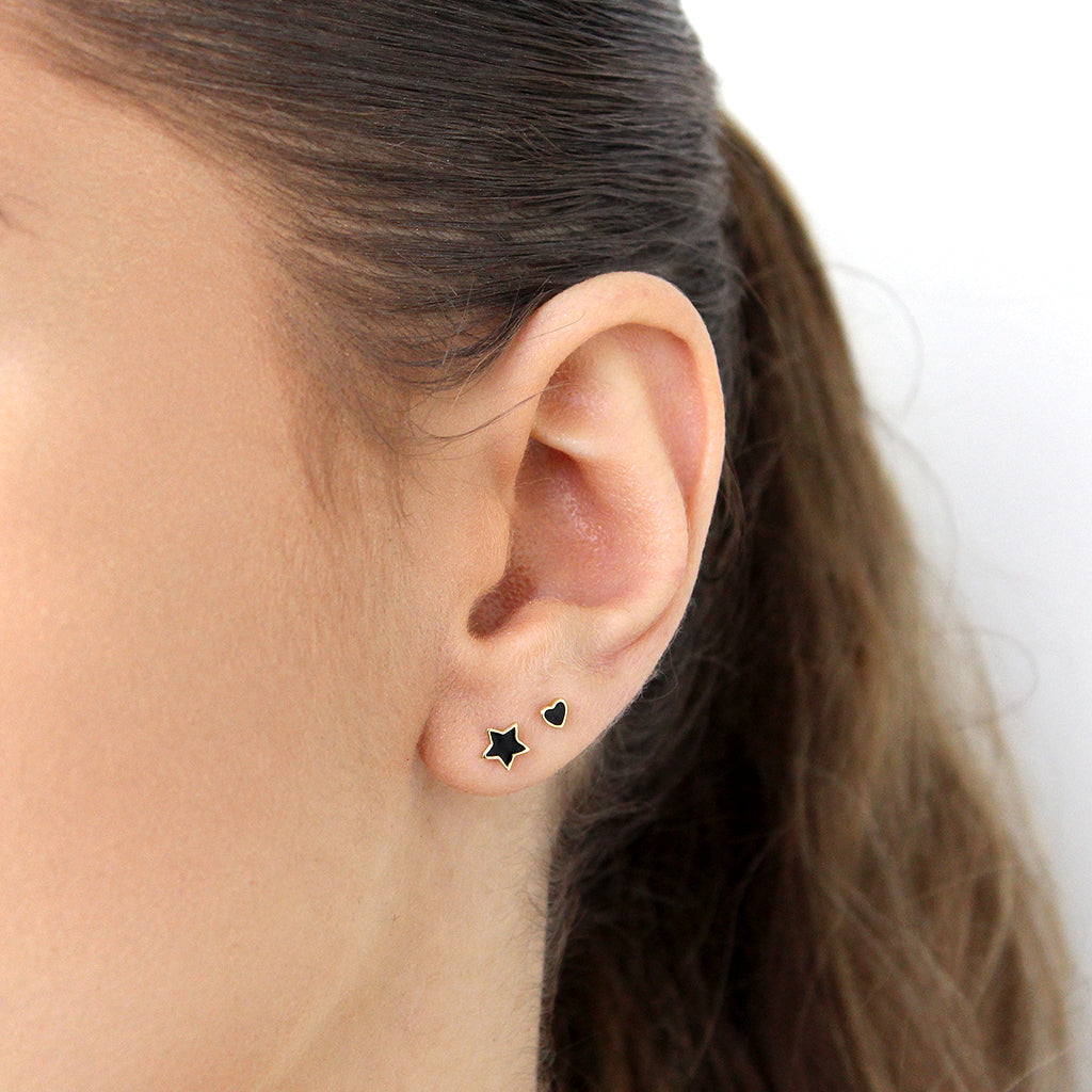 Heart small onyx studs | MEZI