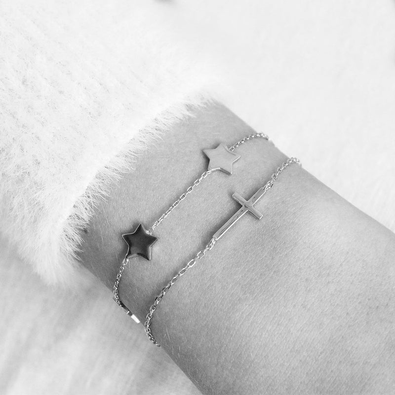 Cross plain bracelet