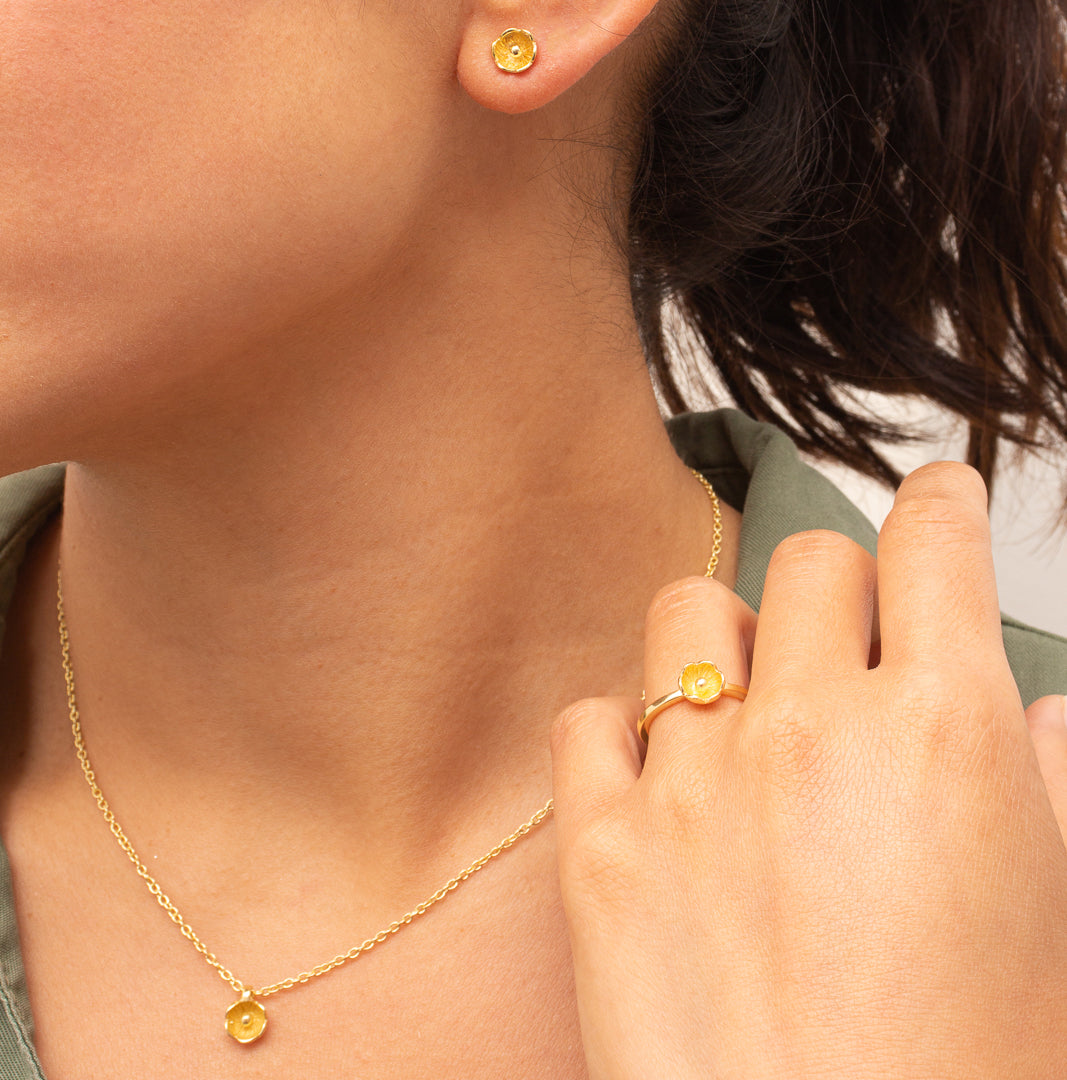 Aroura flower gold vermeil studs | MEZI