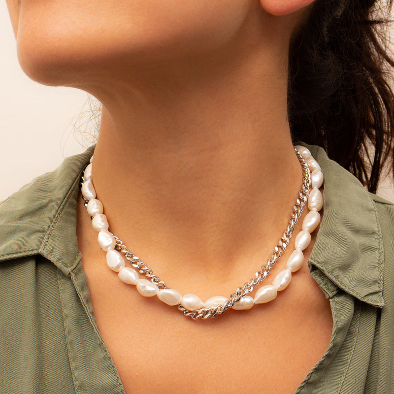 Lush pearl and chain necklace