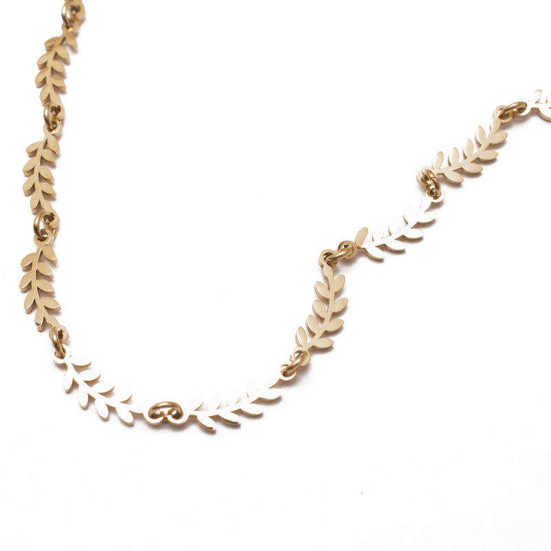 Grete leaf gold plated necklace
