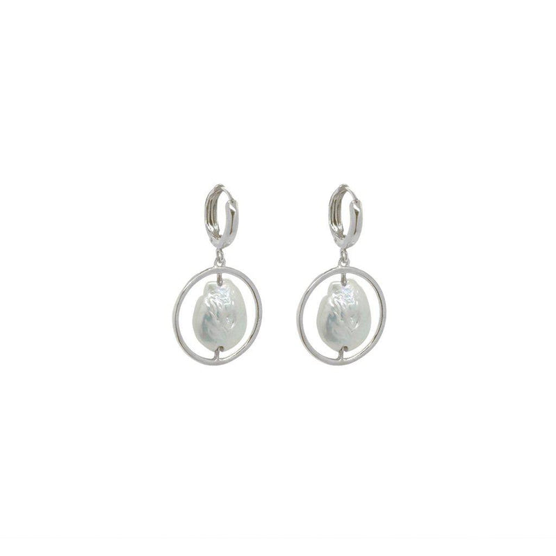Adra freshwater pearl earrings
