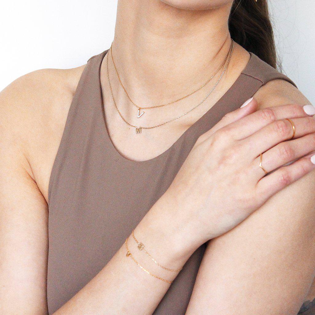 Plain Initial pendant necklace | MEZI