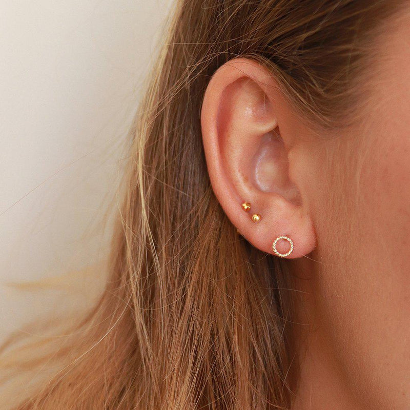 Sagit 2 micron gold twist hollow studs