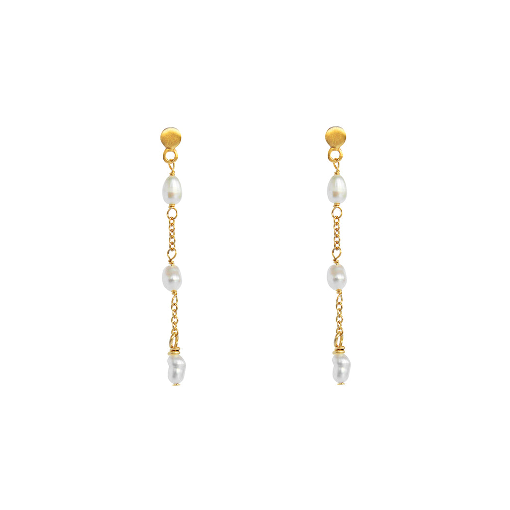 Tinley freshwater pearl gold earrings | MEZI
